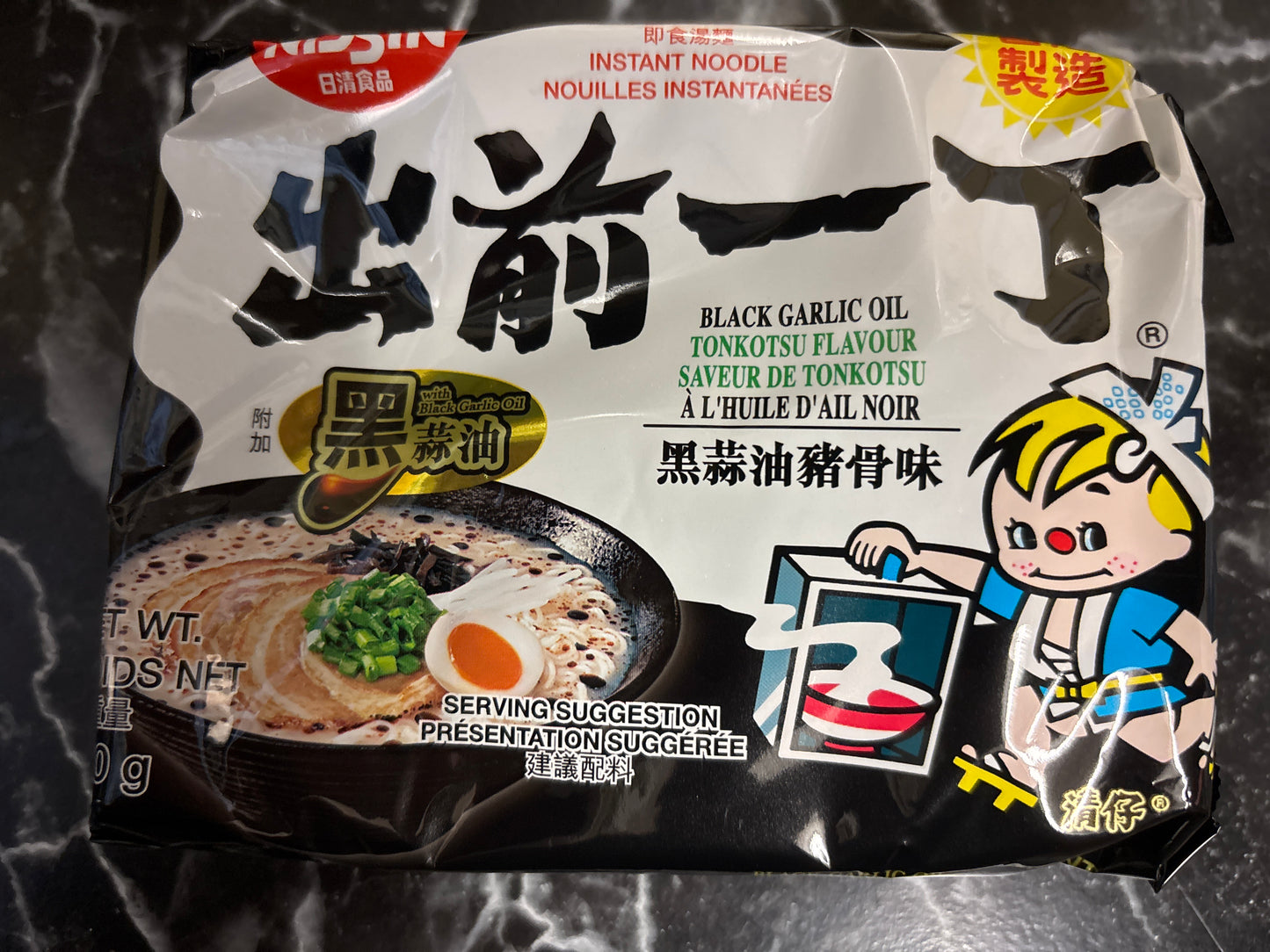 Nouilles instantanées(saveur huile noire d’ail et porc) 出前一丁 黑蒜油猪骨味100g