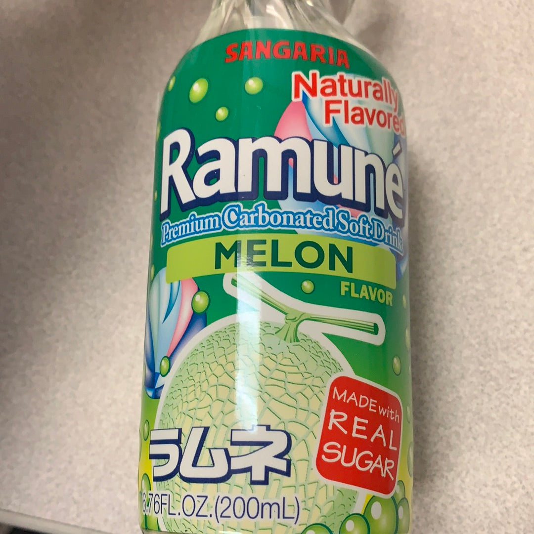 Ramuné japonais SANGARIA (saveur melon)日本波子汽水(蜜瓜味)