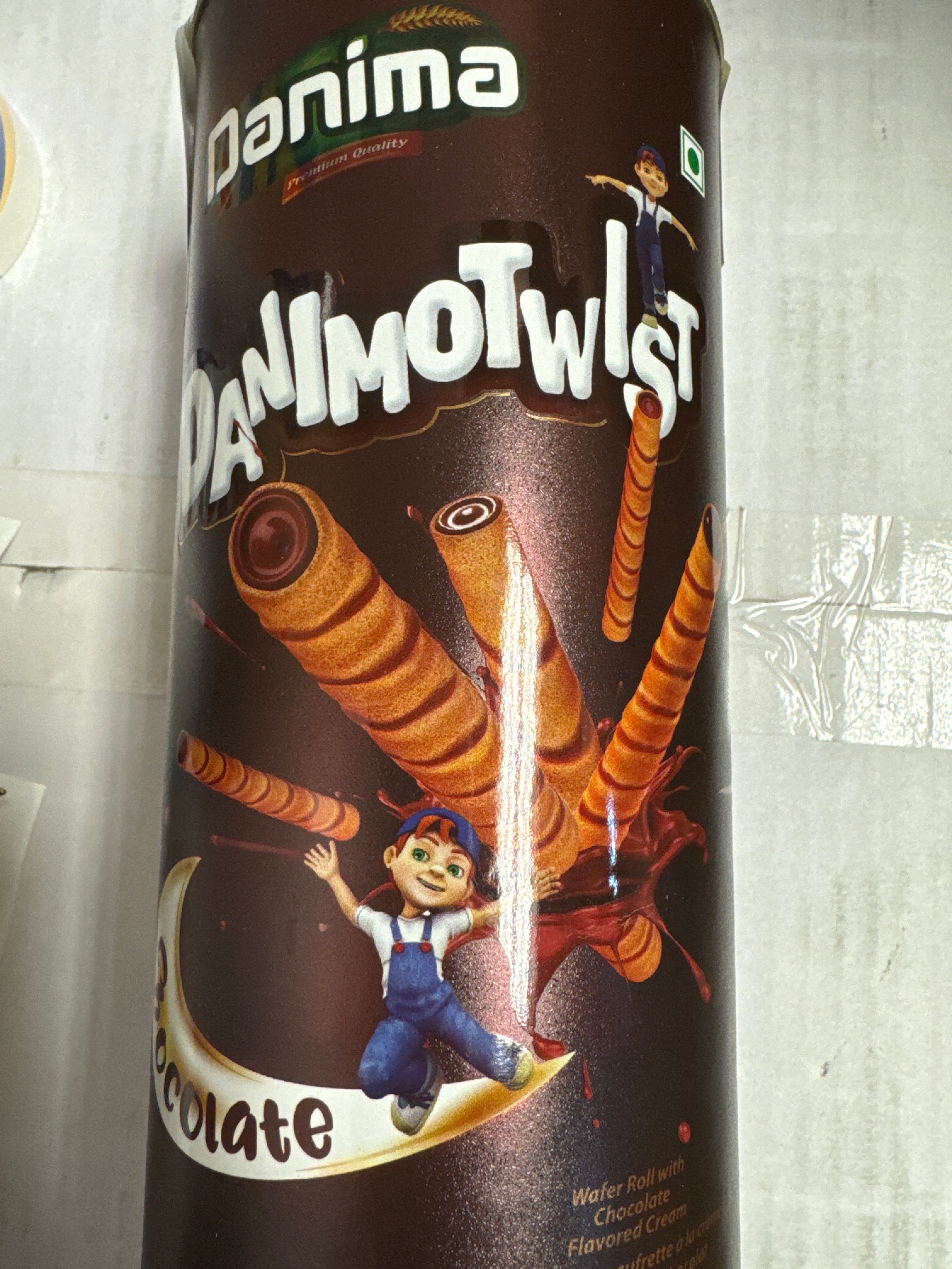 Rouleau de gaufrette à la crème au chocolat