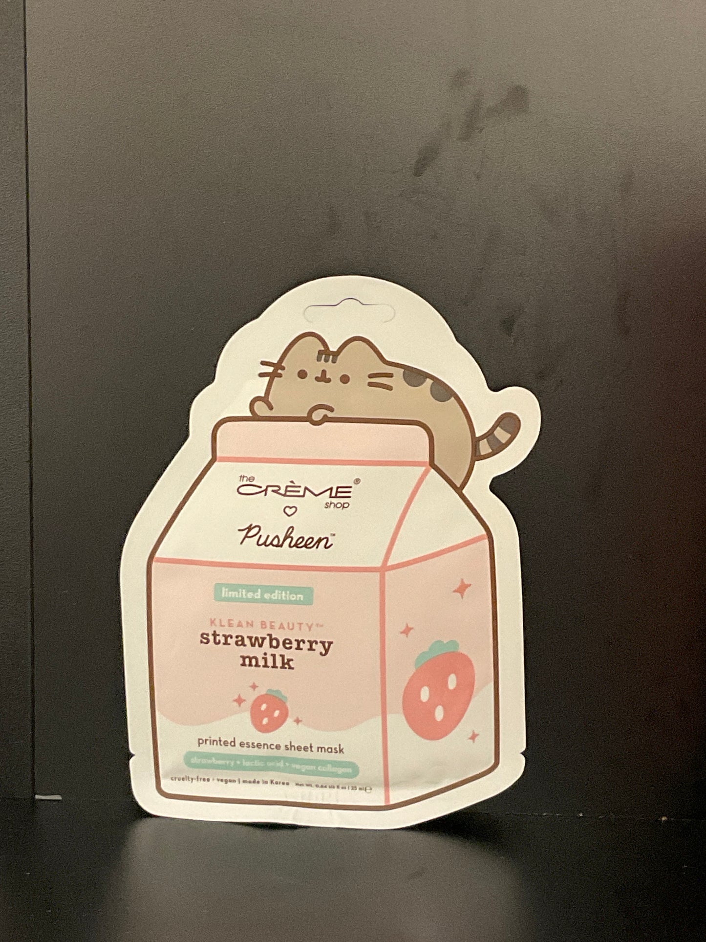 THE CREME SHOP ## Masque d'essence Pusheen Lait de fraise