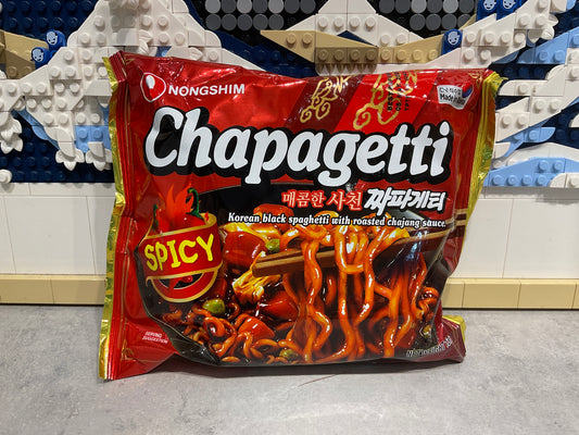 Nouilles Jjajang épicée Chapagetti NONGSHIM 韩国辣味炸酱面 137g