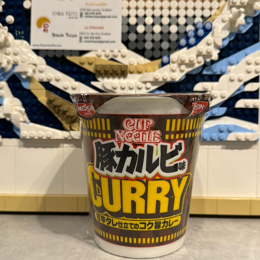 Big Cup Noodle au côtelette sauce curry sucré épicé NISSIN