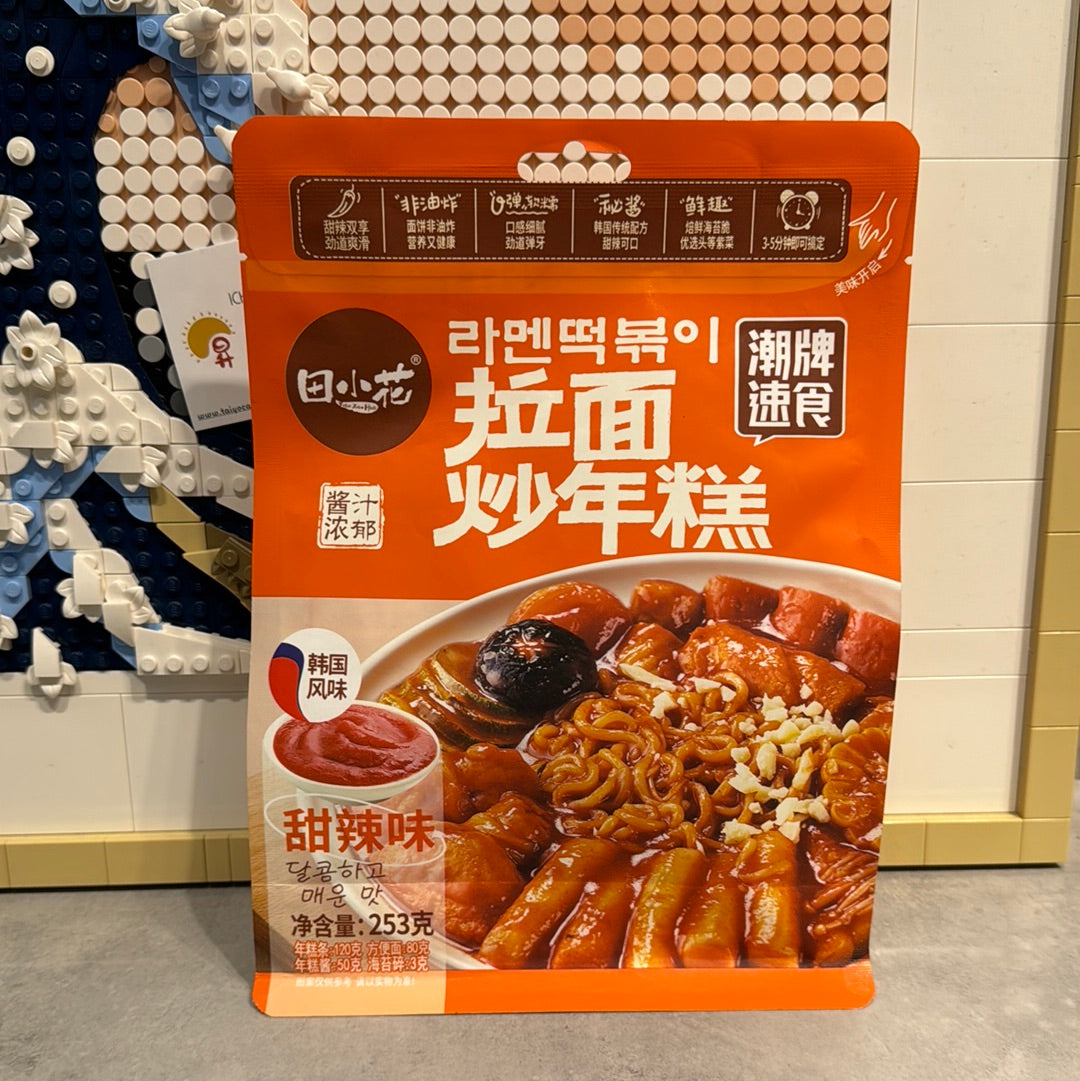 Topokki avec ramen sauce sucré et épicé 253g