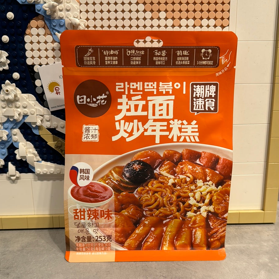Topokki avec ramen sauce sucré et épicé 253g