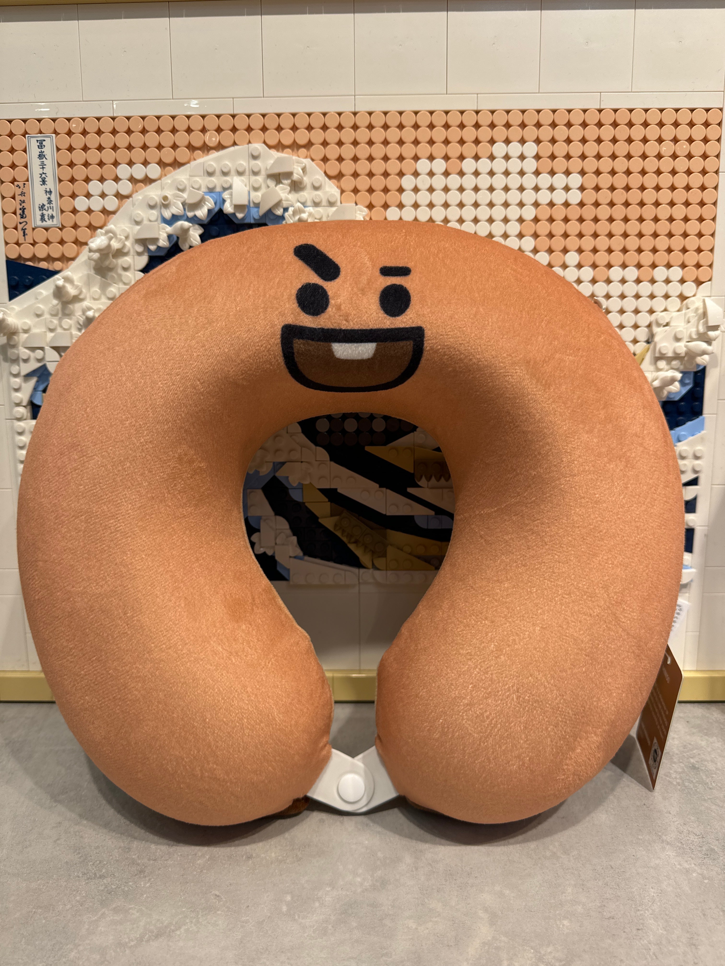 Coussin en U BT21 Shooky