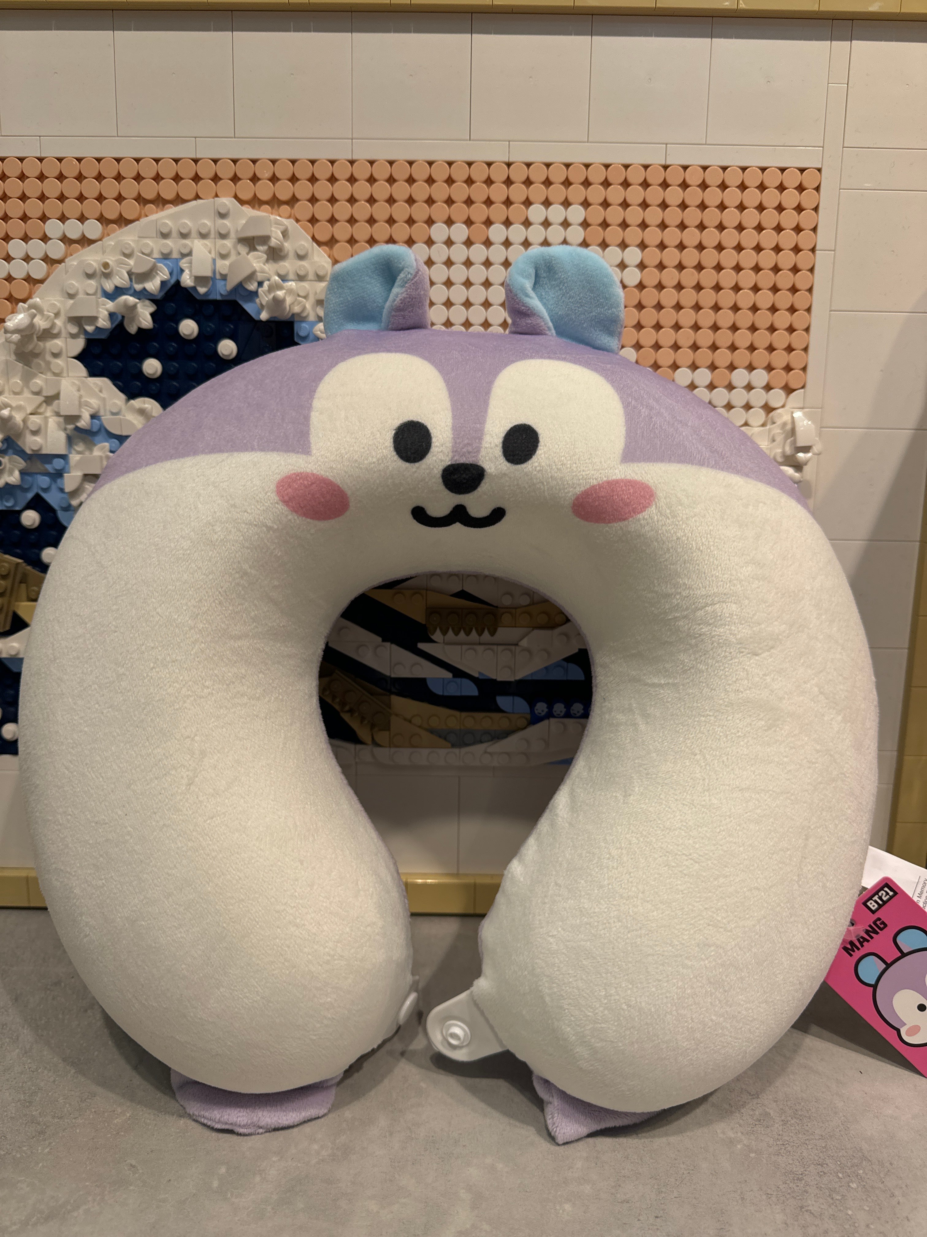 Coussin en U BT21 Mang