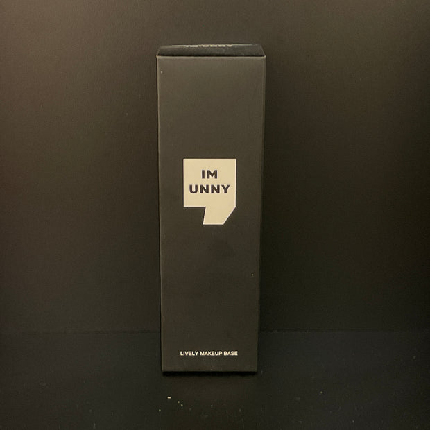 IM UNNY ## Base de maquillage vivante 01 Violet