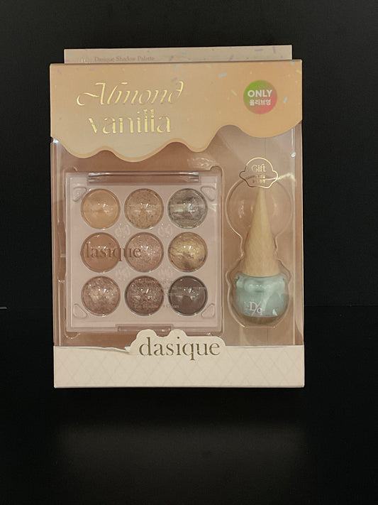 DASIQUE Shadow Palette & Nail Set 21 Almond Vanilla