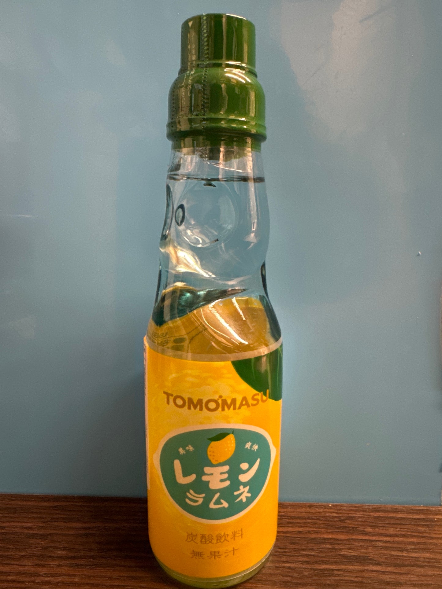 Ramune (saveur citron) 🇯🇵TOMOMASU 200mL