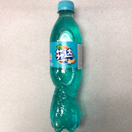 FANTA saveur de Pêche au jasmin 芬达 茉莉蜜桃味汽水 500mL