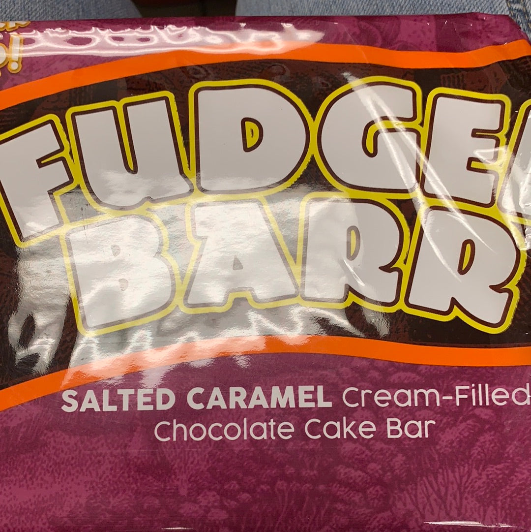 Salted caramel cream-filled cake bar FUDGEE BARR 390g