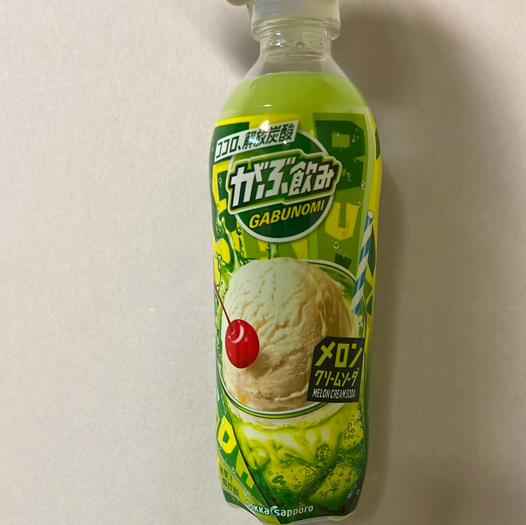 Soda japonais POKKA SAPPORO (saveur melon)🇯🇵蜜瓜味汽水 500ml