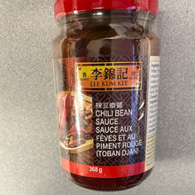 Charger l&#39;image dans la galerie, Sauce aux fèves et au piment rouge LKK-李锦记 辣豆瓣酱 368g
