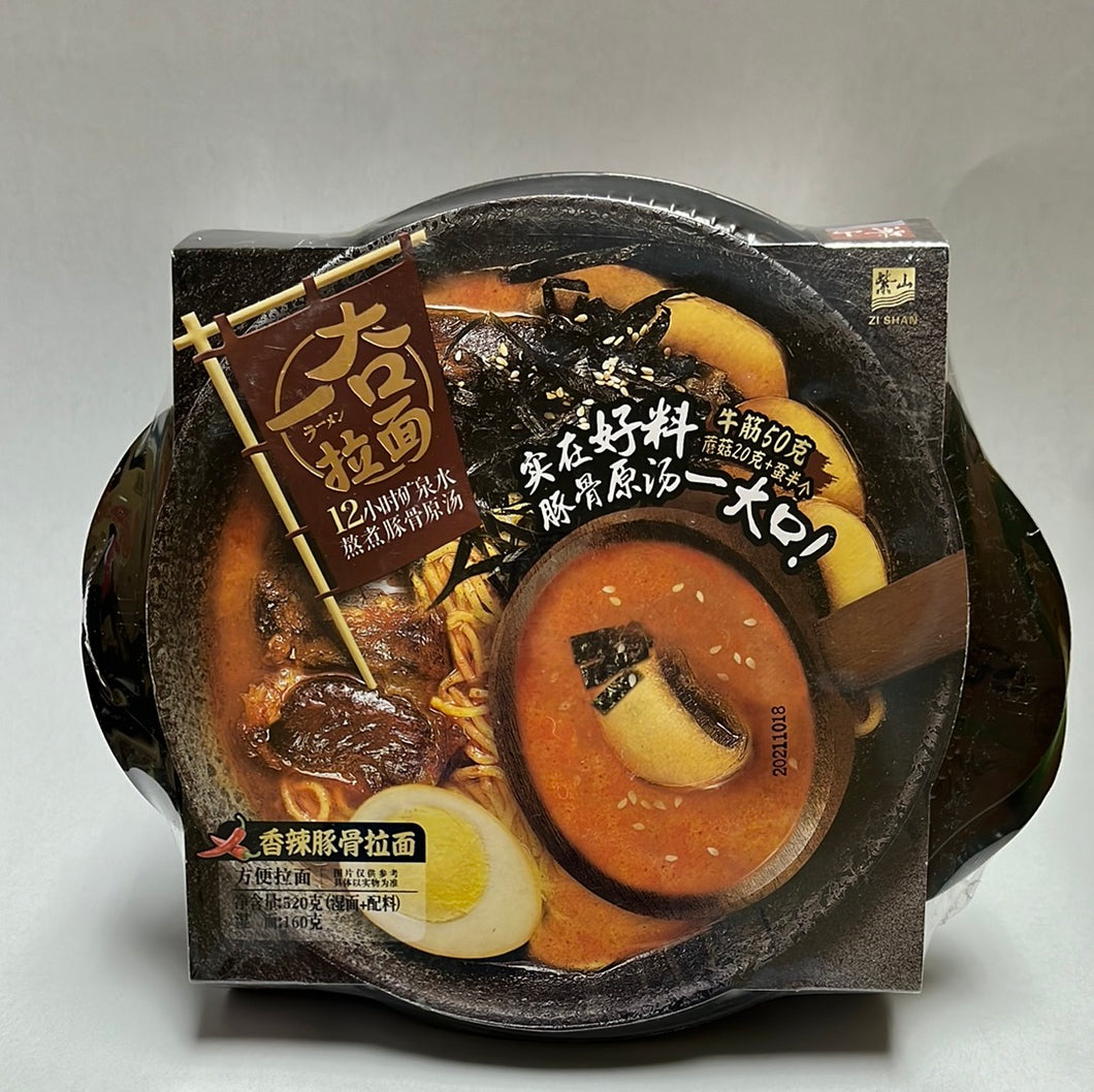 Ramen japonais au porc épicé (cuisson automatique)一大口 自热 香辣豚骨拉面 520g