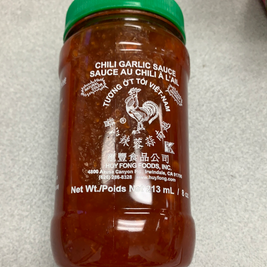 Sauce au Chili et à l’ail 越南 蒜蓉辣椒醬213mL