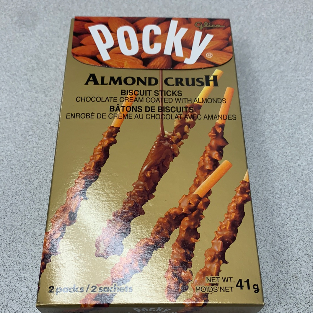 Pocky aux amandes enrobé de crème au chocolat 杏仁巧克力Pocky饼干41g